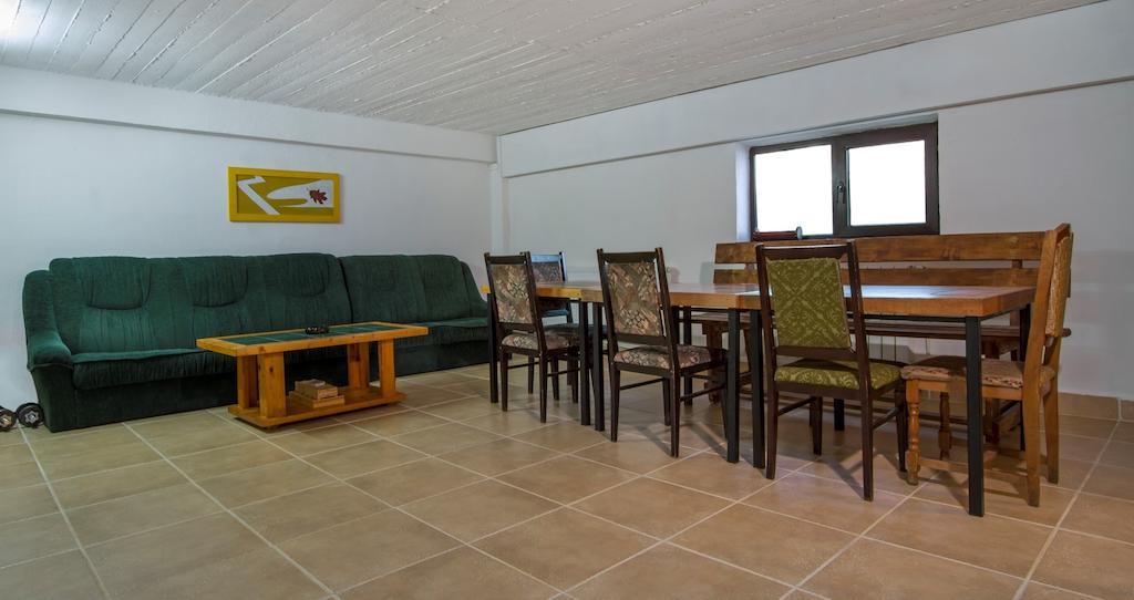 Hotel Casa Georgescu à Rîşnov Extérieur photo