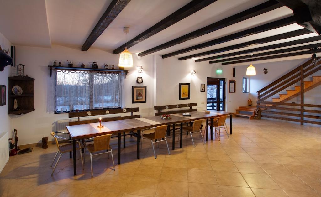 Hotel Casa Georgescu à Rîşnov Extérieur photo