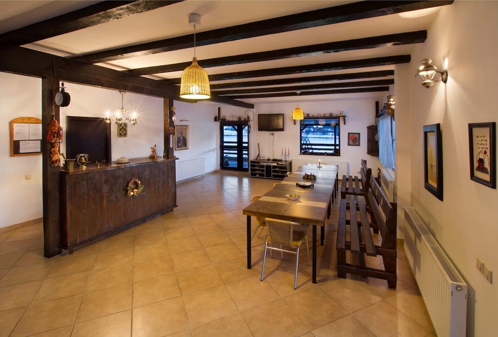 Hotel Casa Georgescu à Rîşnov Extérieur photo