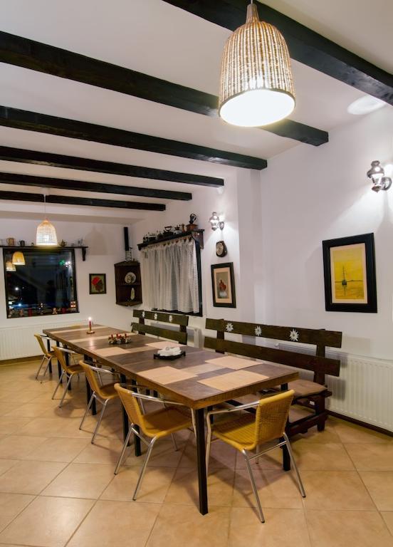 Hotel Casa Georgescu à Rîşnov Extérieur photo