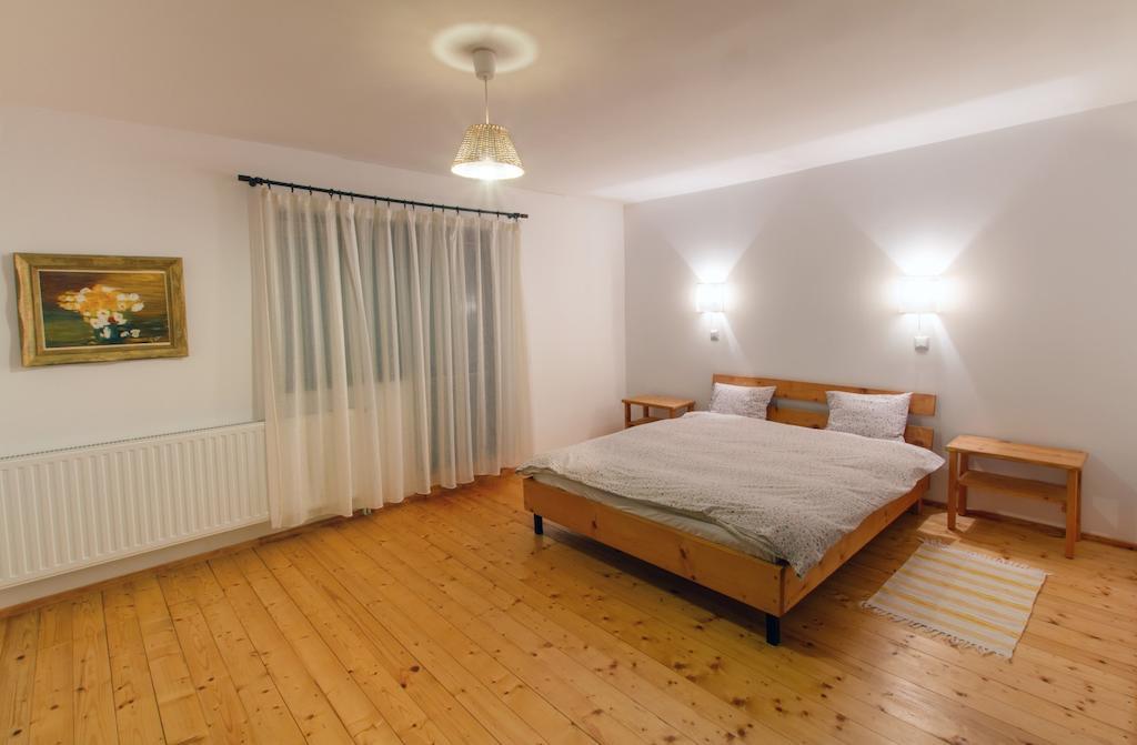 Hotel Casa Georgescu à Rîşnov Chambre photo